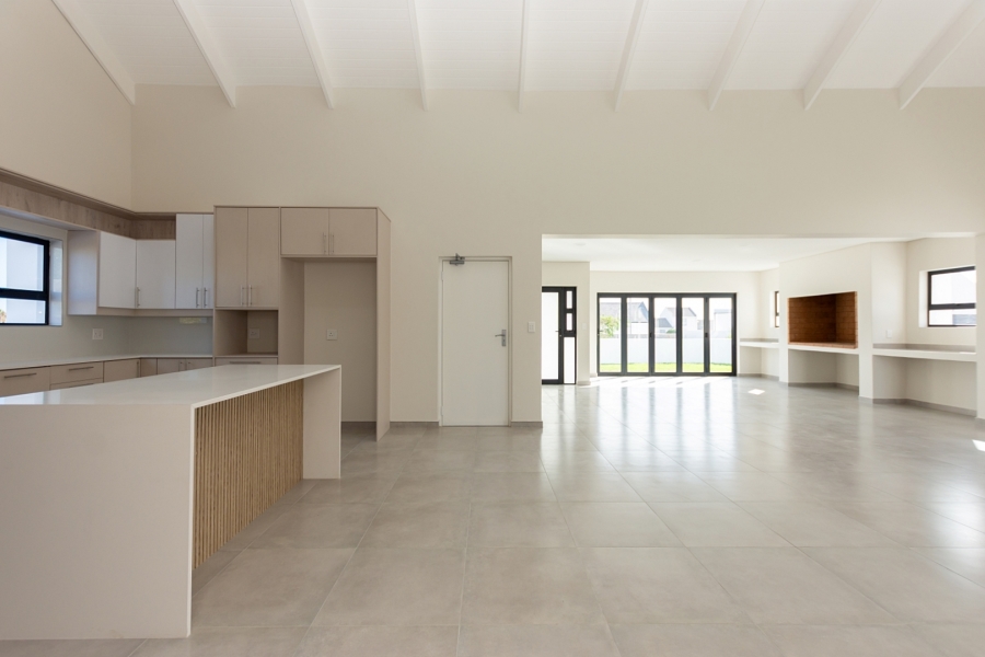 3 Bedroom Property for Sale in Brittania Beach Estate Western Cape